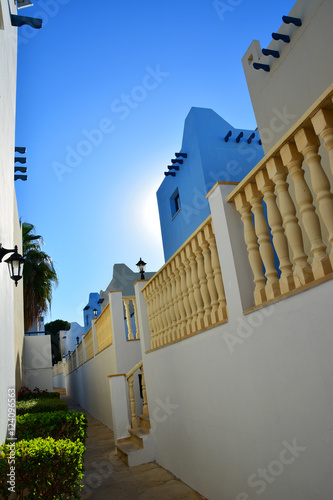 Obraz na płótnie Classical Greek architecture at dawn: staircase, white and blue building w salonie