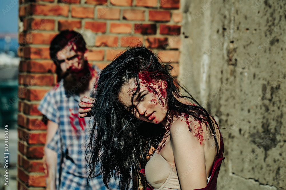 Naklejka premium Bloody zombie girl
