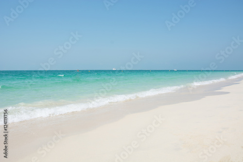 Fototapeta Naklejka Na Ścianę i Meble -  white beach with turquoise water