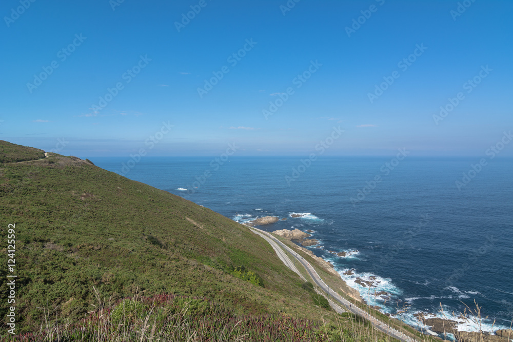 Paesaggio naturale nella città di La Coruna in Spagna. Oceano e promontorio