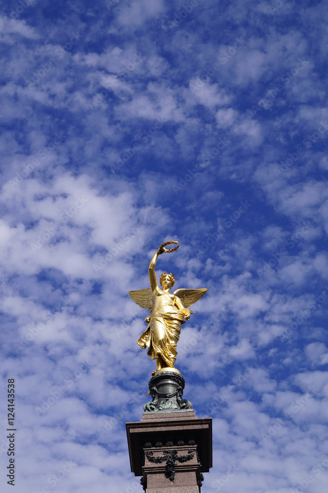 Goldener Engel mit Lorbeerkranz, Wien