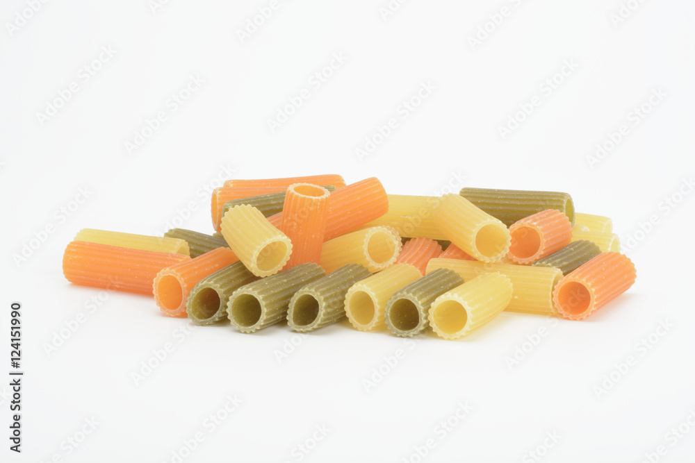Pasta, macarrones en forma de tubo de tres colores foto de Stock | Adobe  Stock