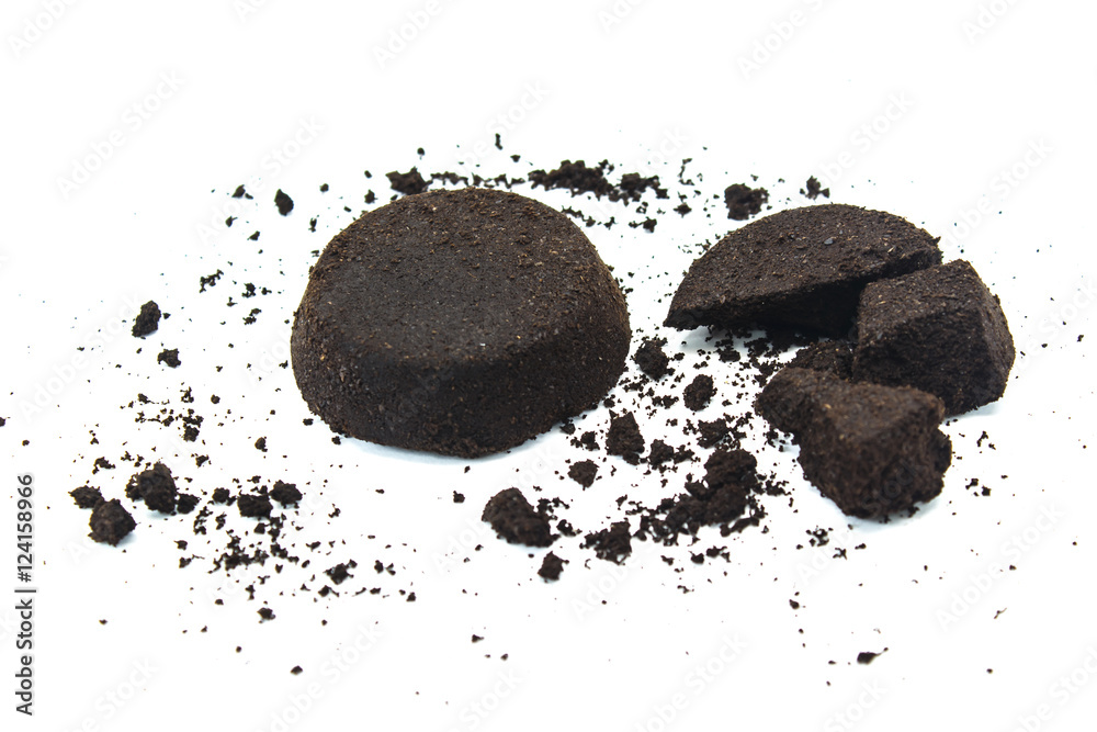 Fototapeta premium coffee grounds on white background