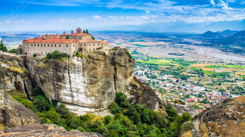 Fotografía view of a monastery at Meteora, Greece