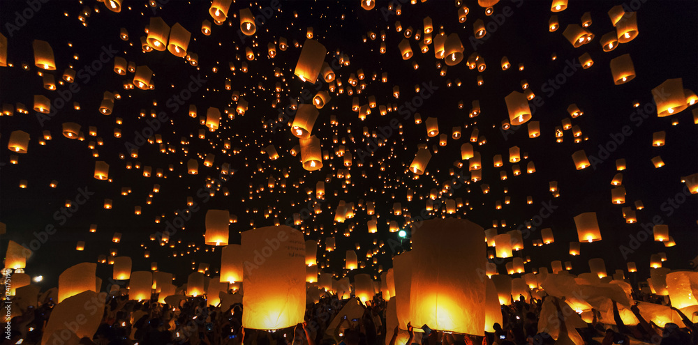 Obraz premium Floating Lantern Festival Loy Krathong Yi Peng Lanna at Chiang M