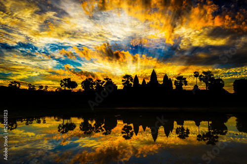 silhouettes of Angkor Wat
