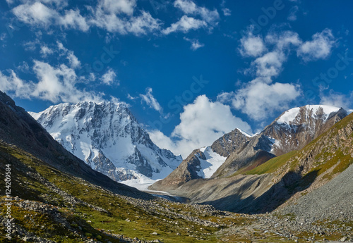 Tian Shan mountains. Kirghizistan, Central Asia. Landscape with blue skies