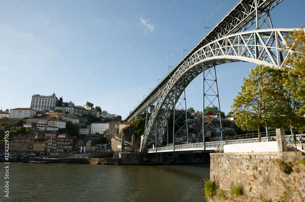 Naklejka premium Dom Luis I Bridge - Porto - Portugal