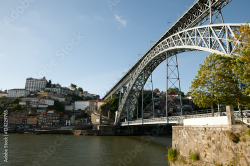 Dom Luis I Bridge - Porto - Portugal © Adwo