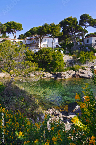 costa brava comino de ronda con casas de la zona de sagaro gerona cataluña españa