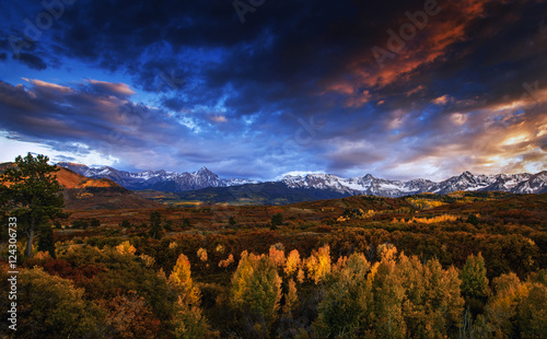Fotografie Autumn in Colorado's San Juan Mountains seen from the Dallas Divide vantage poin