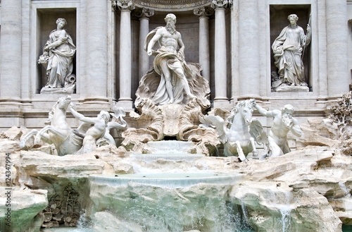 Statues of Fontana di Trevi