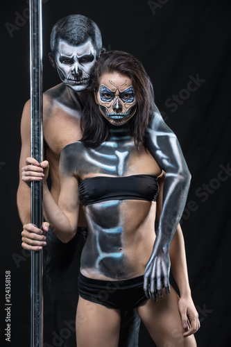 Fototapeta Naklejka Na Ścianę i Meble -  Couple of dancers with body-art 