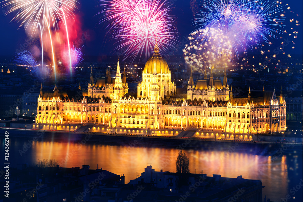 Fototapeta premium new Year in the city - Budapest Parliament with fireworks