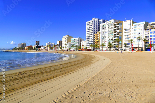pueblo de Vinaros edificios y playa al lado del mar en castellon de la plana valencia españa © BANUS