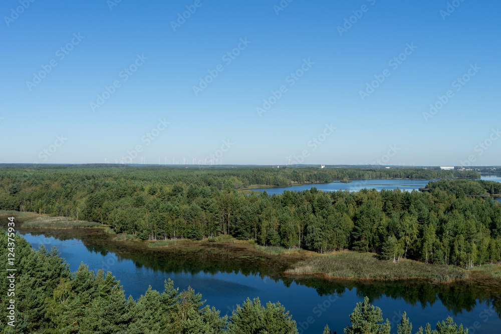 Landschaft / Luftbild Aufnahme einer Landschaft mit Wasser