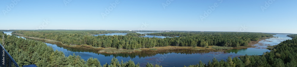 Landschaft / Panorama Aufnahme einer Landschaft mit Wasser