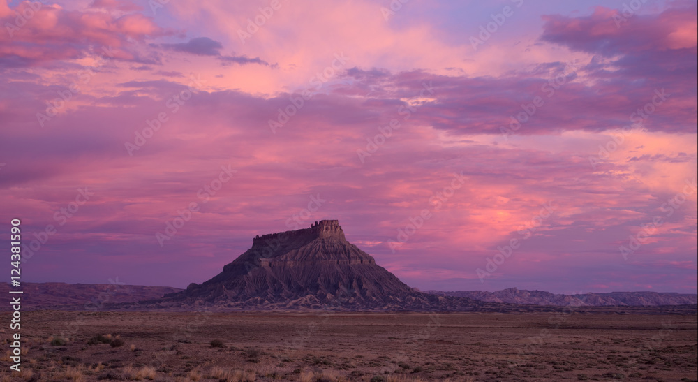 Sunrise over Factory Butte StockFoto Adobe Stock