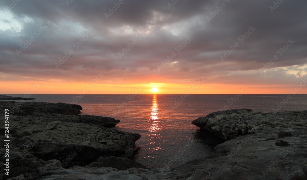 Obraz premium Tramonto con grandi nuvole in Salento - salento