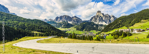 Canvas-taulu on the roads of dolomites