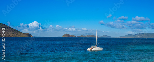 Fotografie Calm water of tropical bay