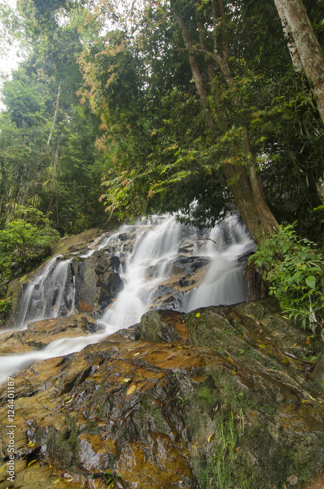 Obraz premium beautiful in nature Kanching Waterfall located in Malaysia, amaz