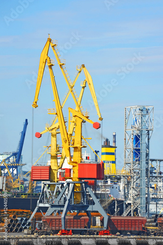 Wallpaper Mural Port cargo crane Torontodigital.ca