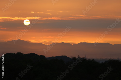 夜明けの太陽