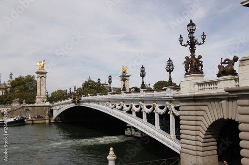 Pont Alexandre III sur la Seine à Paris © Atlantis