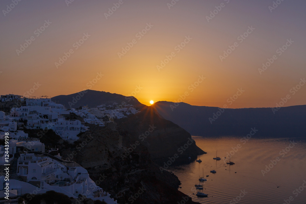 Obraz premium sunrise in Oia on Santorini