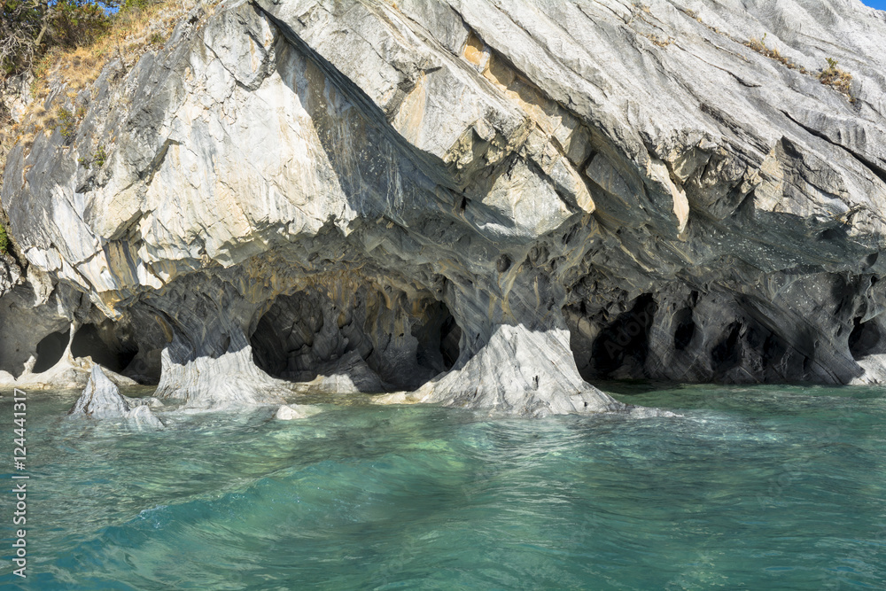 Fototapeta premium パタゴニア地方のマーブルカテドラルの奇観