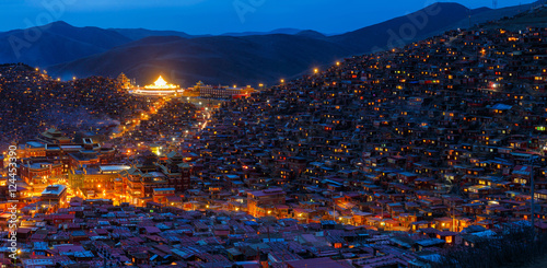 Fototapeta Naklejka Na Ścianę i Meble -  Top view night scene at Larung gar (Buddhist Academy) in Sichuan, China