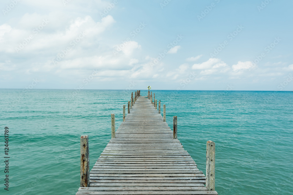Fototapeta premium Wooden bridge at Koh Kood Island