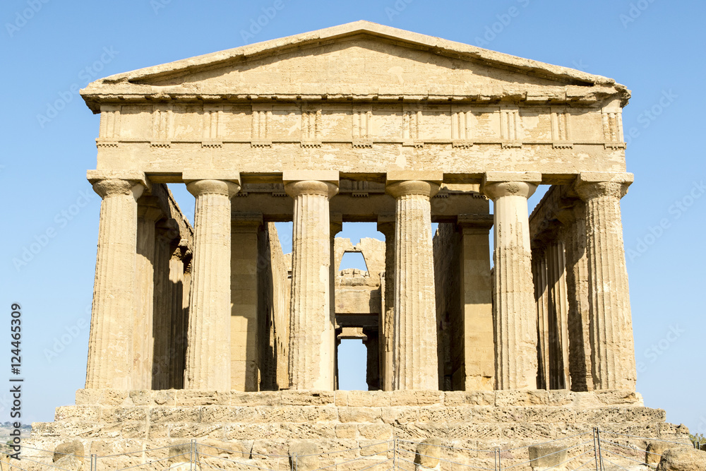 Temple of Concordia, a Greek temple in the Temple Valley (Valle dei Templi) in Agrigento, Sicily, Italy
Temple of Concordia, a Greek temple in the Temple Valley (Valle dei Templi) in Agrigento, Sicily, Italy