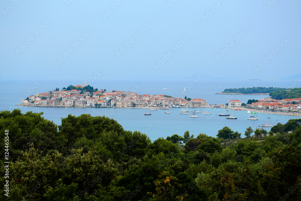 Naklejka premium Old town on peninsula