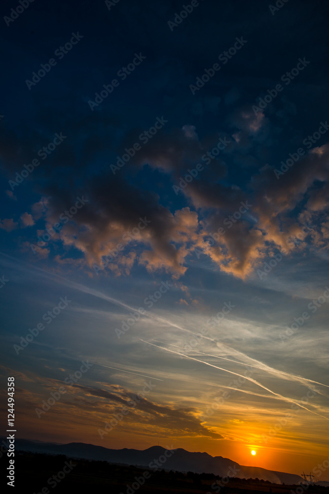 Naklejka premium dramatic clouds