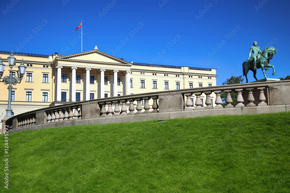 The Royal Palace and statue of King Karl Johan XIV in Oslo, Norw The Royal Palace and statue of King Karl Johan XIV in Oslo, Norw
