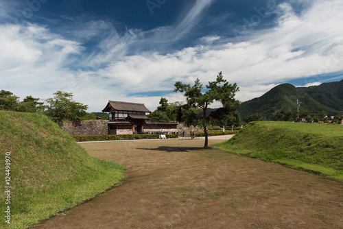 松代城　土塁と太鼓門