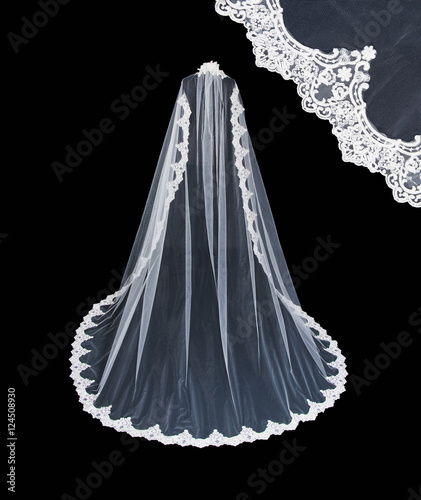 Photo Isolated wedding white veil on a black background.