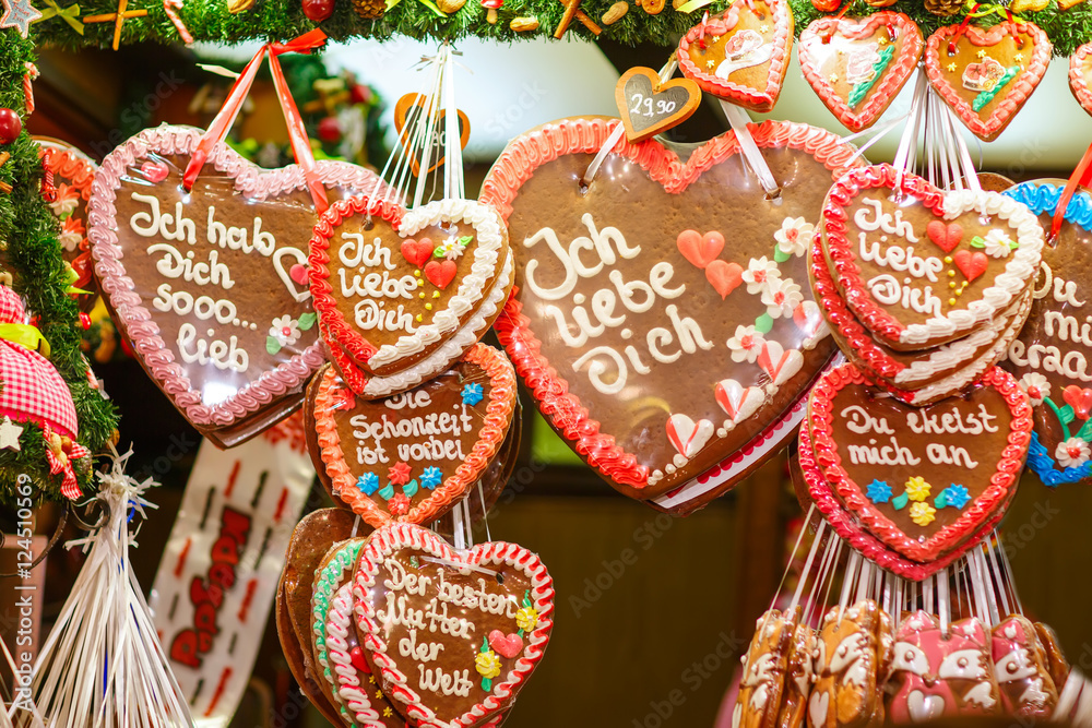 Naklejka premium Gingerbread Hearts at Nuremberg Christmas Market