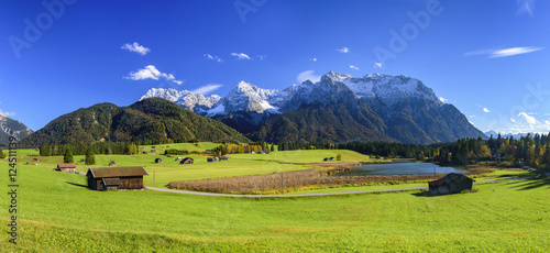 Blick auf das imposante Karwendelgebirge in Oberbayern