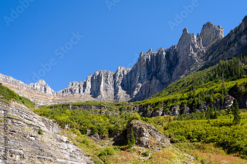 Fototapeta Naklejka Na Ścianę i Meble -  Scenic View of Glacier National Park
