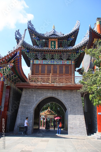 un porche du temple de Dapeng