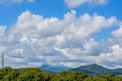 Fototapeta Naklejka Na Ścianę i Meble -  Beautiful clouds with mountains
