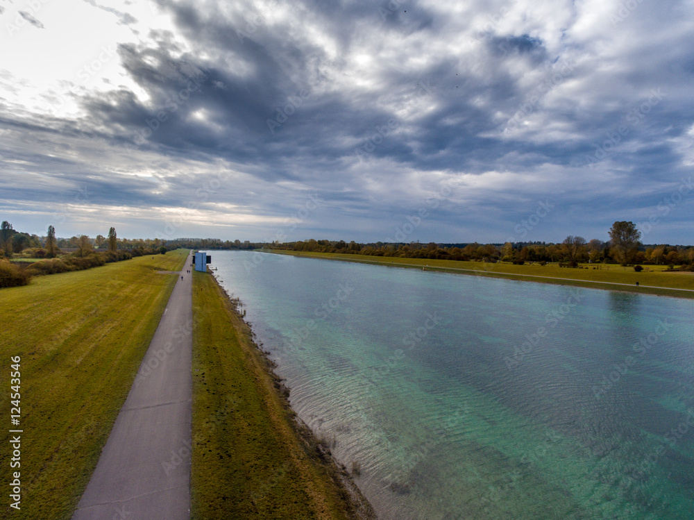 Luftbild Drohnenflug über See