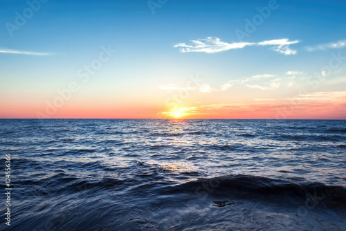 Quadro su tela decline, blue sky, sea with waves