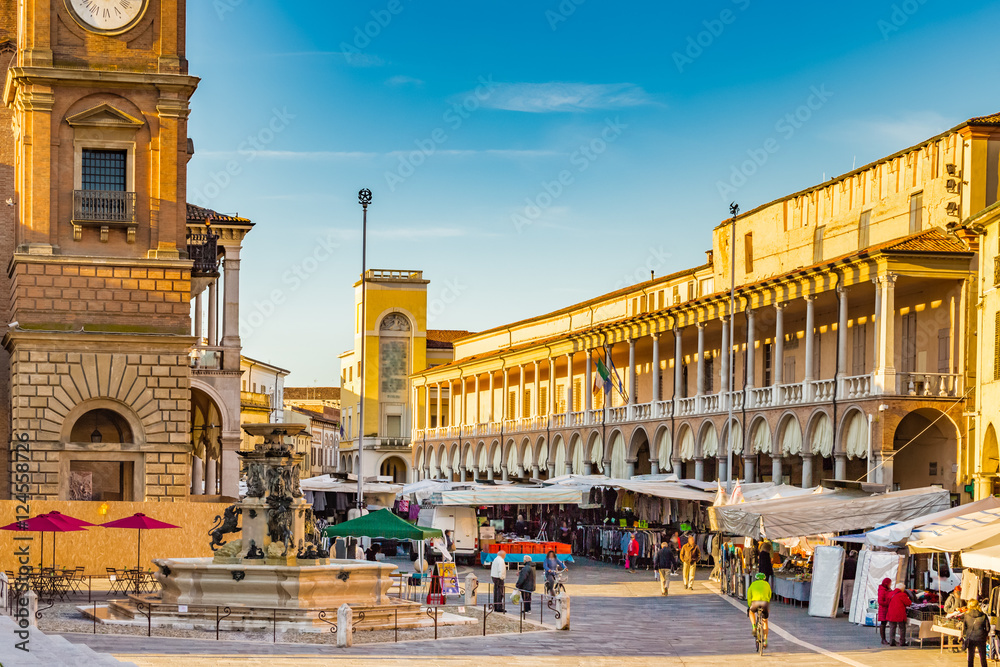 Obraz premium weekly market in the town main square