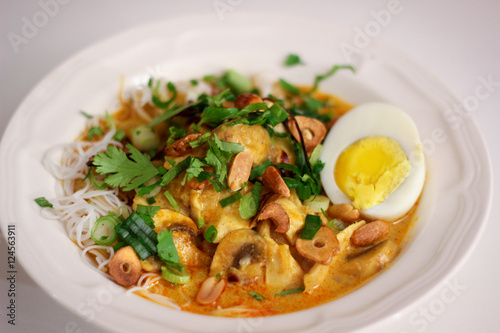 Khao Suey - Burmese curried noodle soup - Kao Shwe