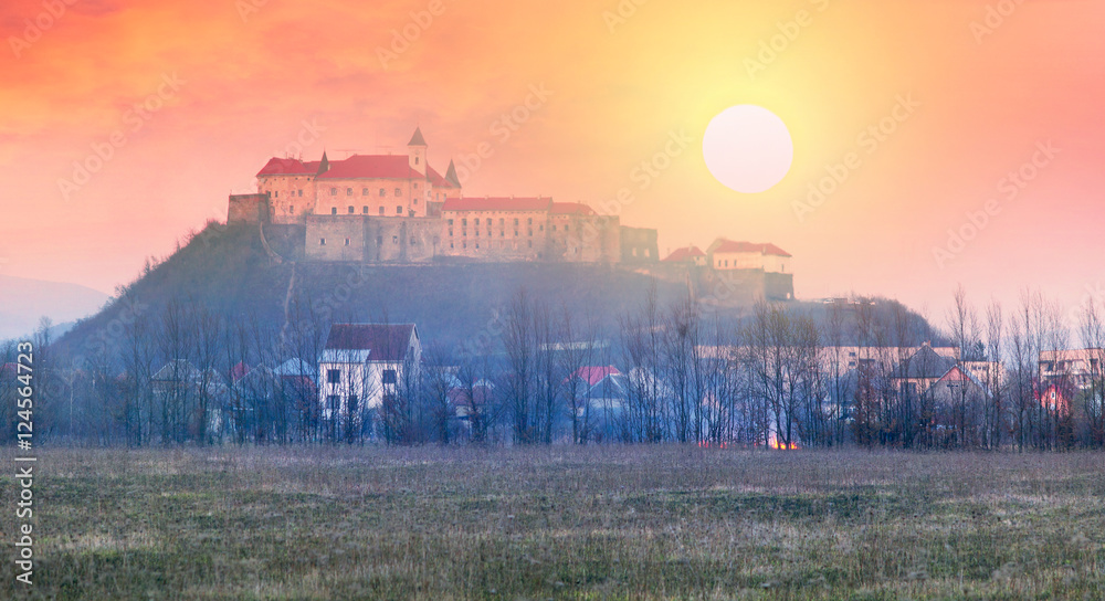 Fototapeta premium Dawn over the castle Palanok