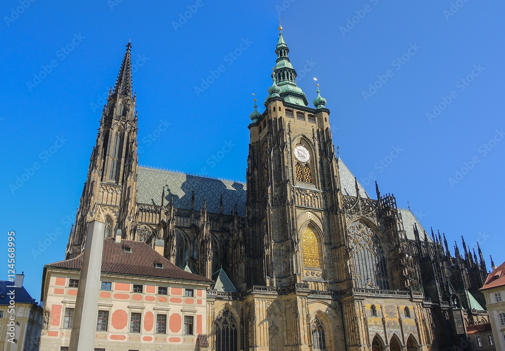 Prague, capital of the Czech Republic. center of Bohemia. historic center included in the Unesco World Heritage. The largest ancient castle in the world. The Metropolitan Cathedral of Saints Vitus
